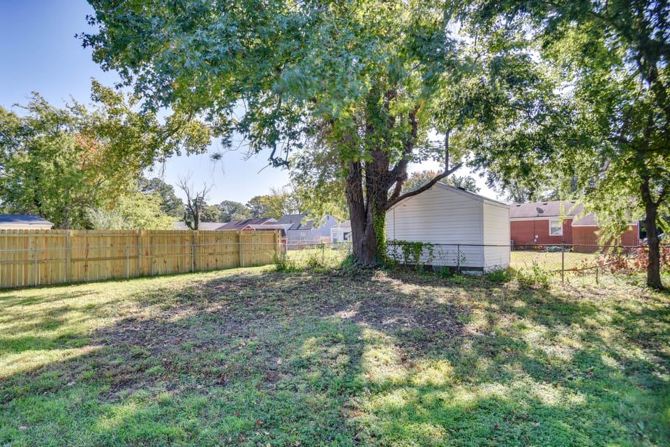 Hampton Home w/ Grill < 1 Mi to Beach! House in Hampton