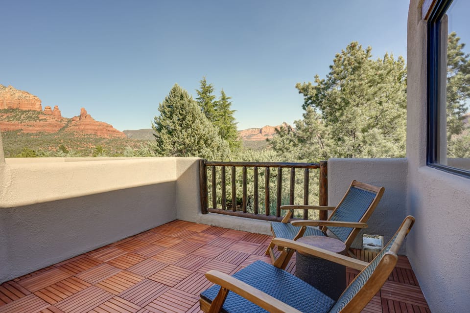 Red Rock Views: Uptown Sedona Home Near Trails! House in Sedona