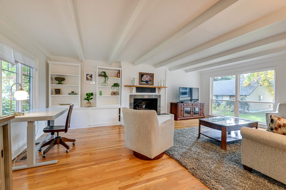 Cozy Grants Pass Home ~ 9 Mi to Rogue River Access House in Grants Pass