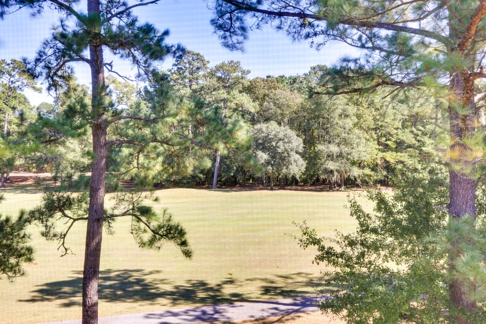 Golf & Resort Perks: Premier Condo 10 mi to Myrtle Apartment in South Carolina