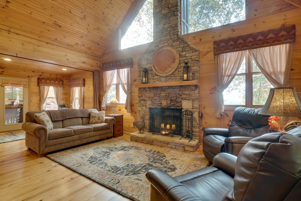 Picturesque Clayton Cabin w/ Mountain Views! House in Georgia
