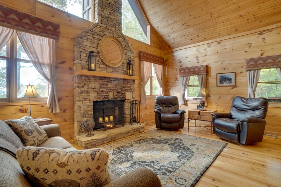 Picturesque Clayton Cabin w/ Mountain Views! House in Georgia
