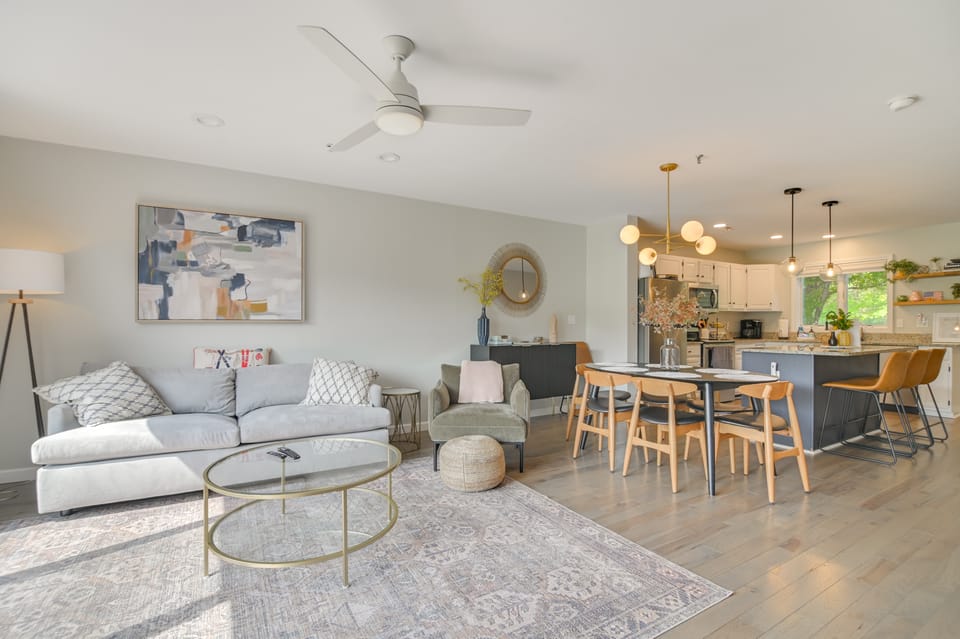 Family-Friendly Gem w/ Heated Pool near Storyland! Apartment in North Conway