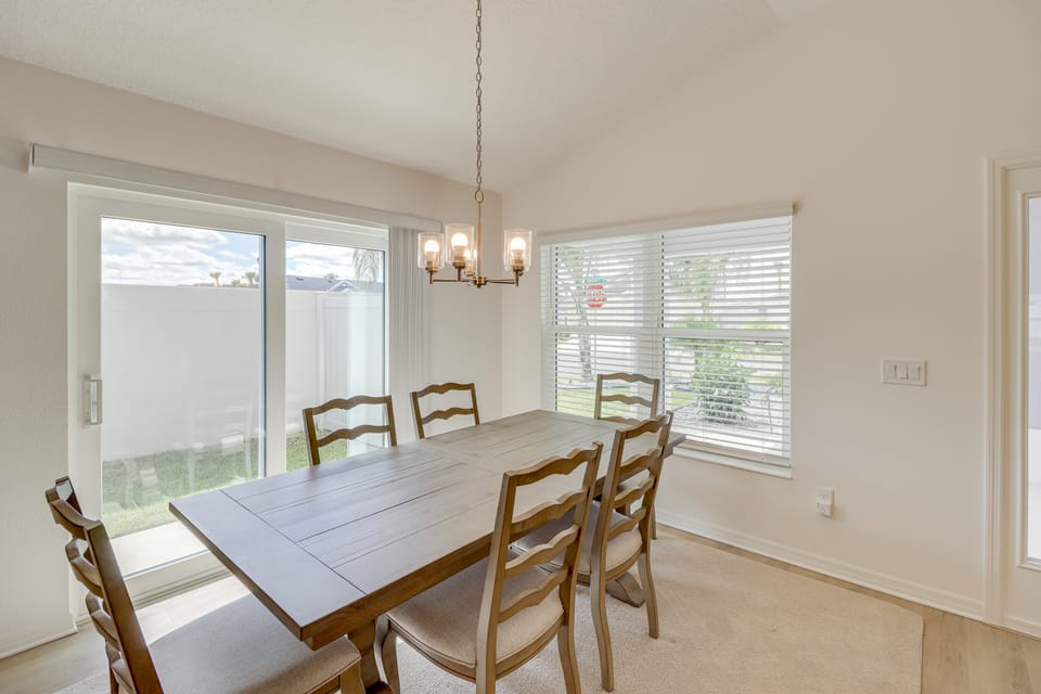 Community Pool & Tennis Court: Gem in The Villages House in Leesburg