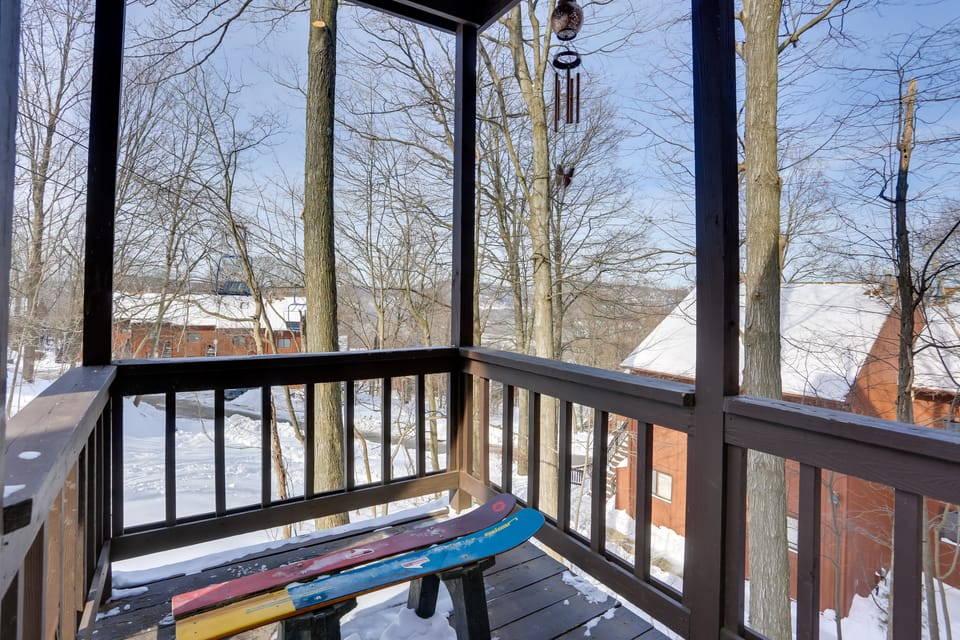 Mountain Creek Ski Condo with 2 Decks! Apartment in Vernon Township