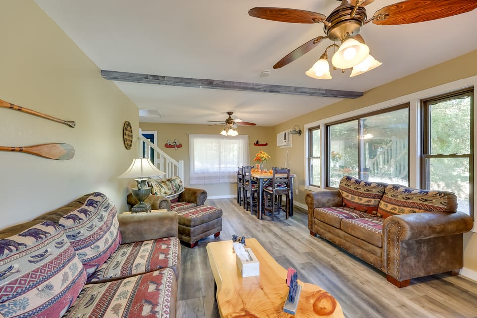 Riverfront Arkansas Abode - Furnished Deck & Grill House in Arkansas