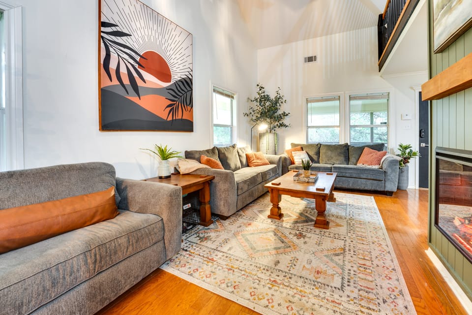 Riverfront Cuero Vacation Home w/ Spacious Deck! House in Rio Grande