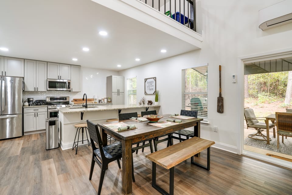 Lakefront Texas Abode w/ Kayaks, Fire Pit & Patio! House in Texas