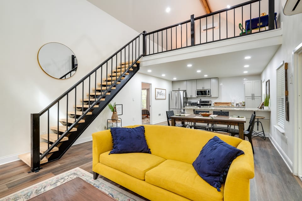 Lakefront Texas Abode w/ Kayaks, Fire Pit & Patio! House in Texas