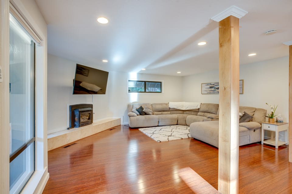 Pollock Pines Cabin: Game Room w/ A/C & Heat! House in Pollock Pines