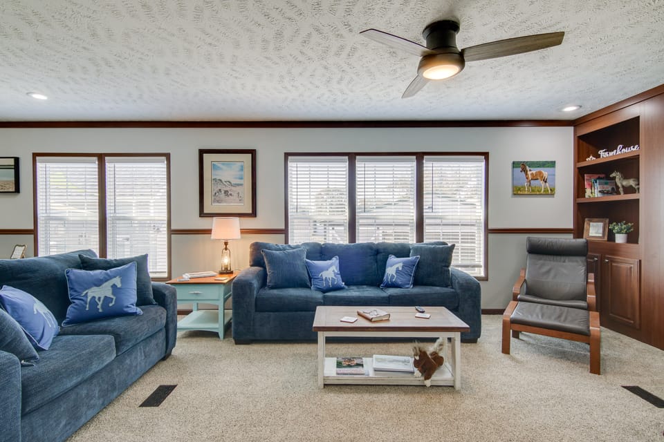 ‘Beach Bay Pony Place’ w/ Ponies: 1 Mi to Water! House in Chincoteague Island