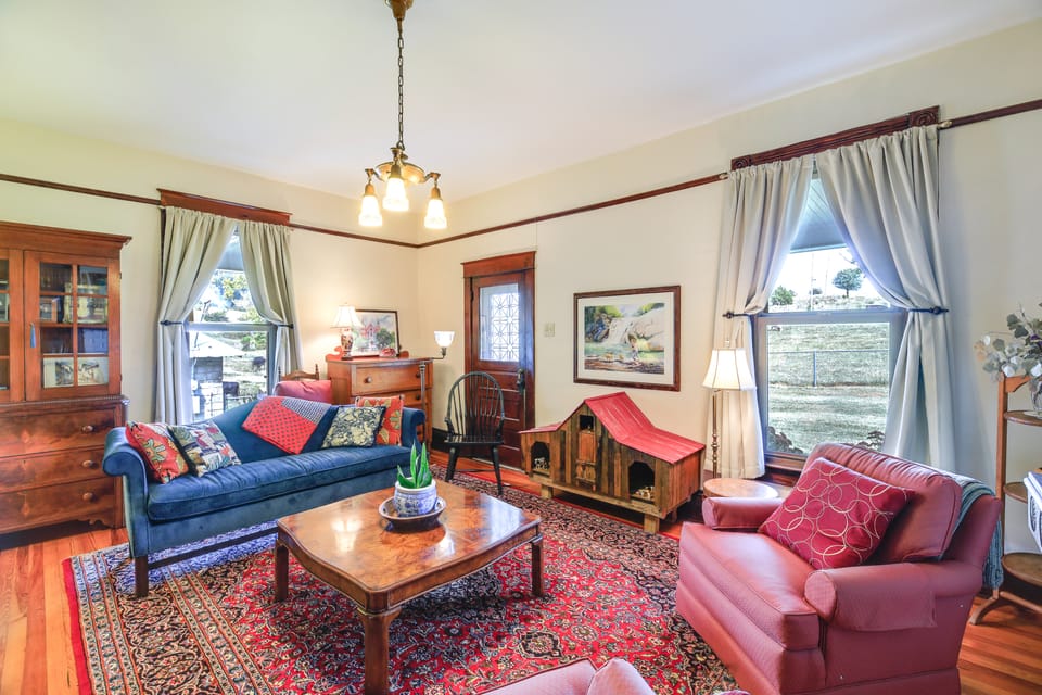 3 Mi to South Holston Lake: Home w/ Mtn Views House in Tennessee