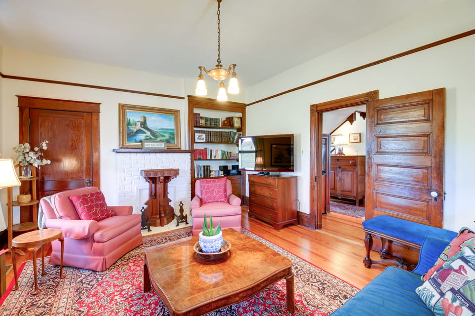 3 Mi to South Holston Lake: Home w/ Mtn Views House in Tennessee