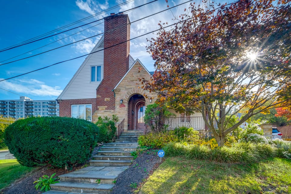 Silver Springs Home: Walk to Downtown! House in Silver Spring