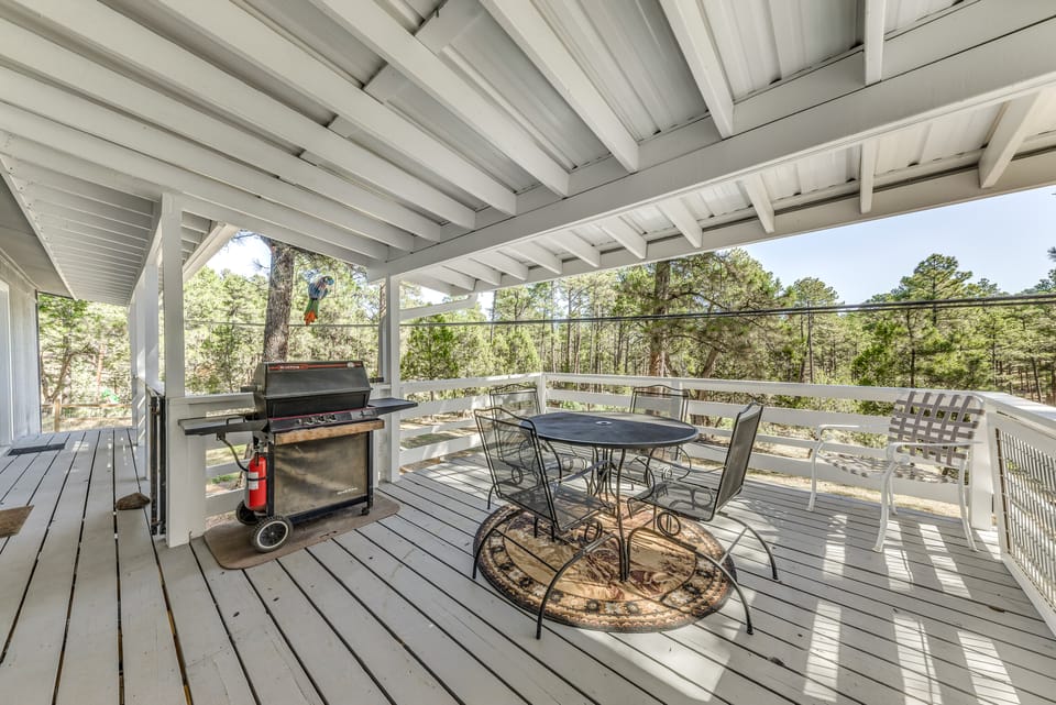 Rustic Alto Retreat - Near Hiking, Skiing & More! House in Alto