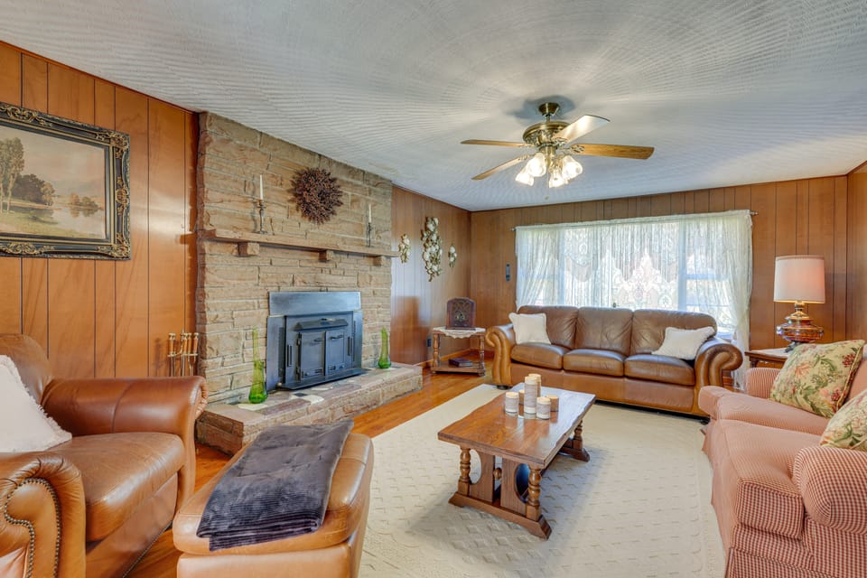 Haysi Nature Getaway w/ Fire Pit & On-Site Creek! House in Kentucky