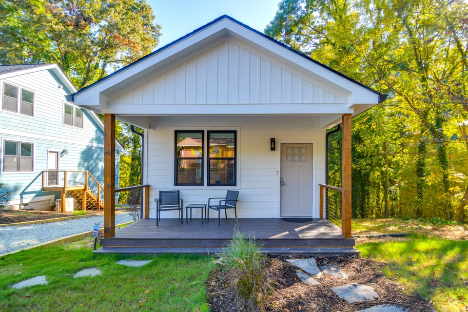1 Mi to Duke University: Centrally Located Home House in Durham