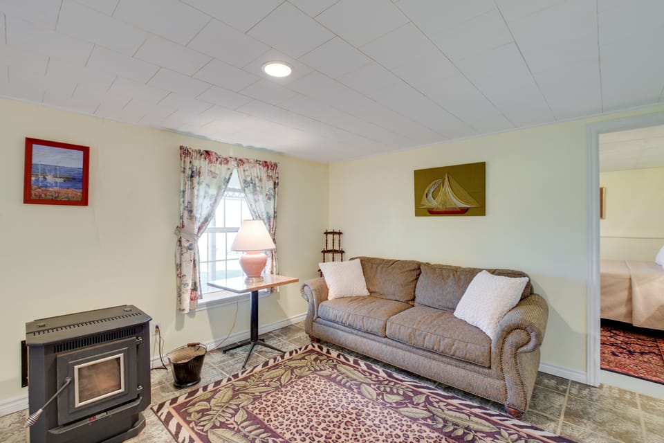 Maine Retreat w/ Ocean Views, Walk to Downtown! Apartment in Eastport