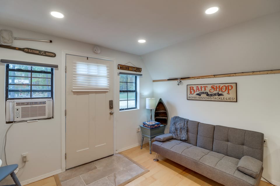 Higden Studio w/ Shared Patio, Yard Games, Grills! Apartment in Greers Ferry Lake