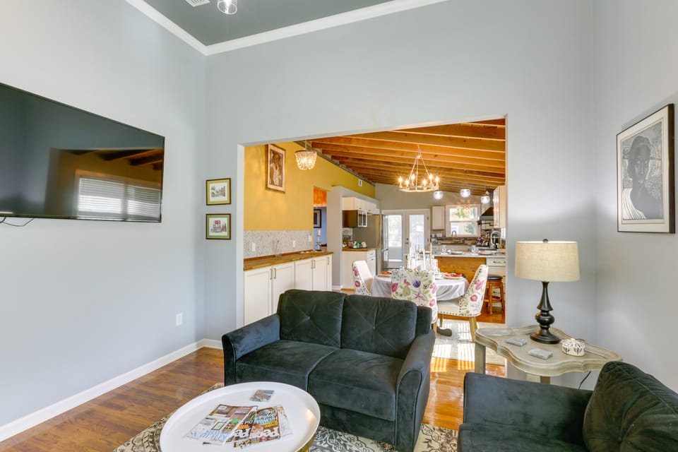Inviting Quincy Cottage: Walk to Historic Downtown Cottage in Florida