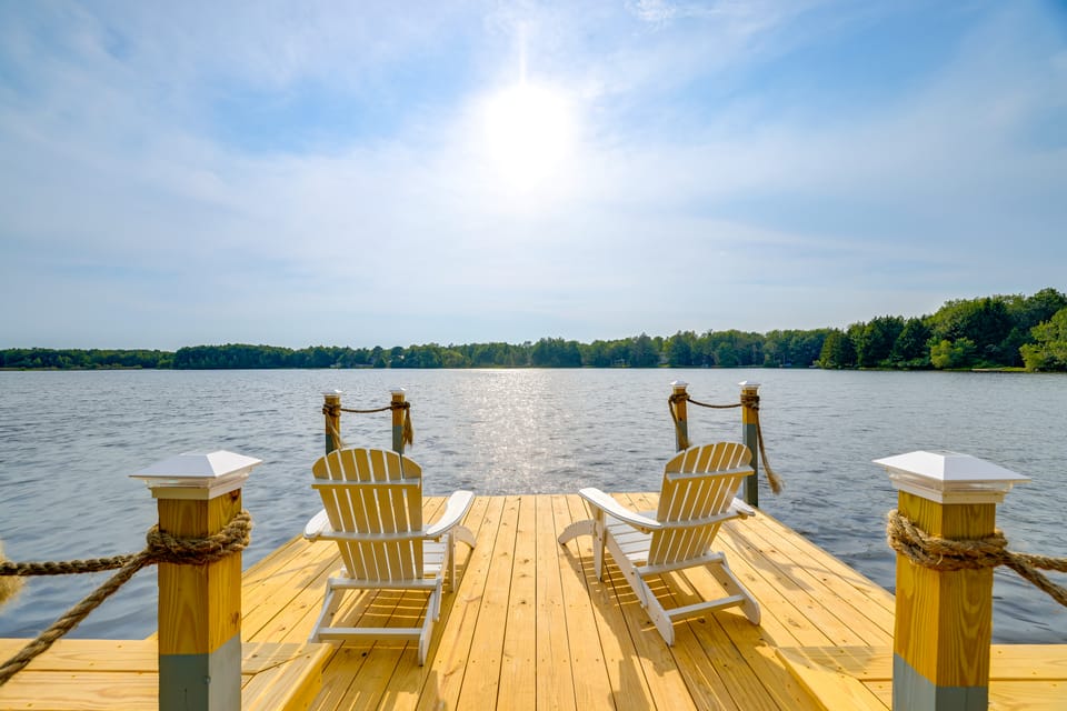Private Beach! Luxe Lake House in Pocono Mtns House in Coolbaugh Township