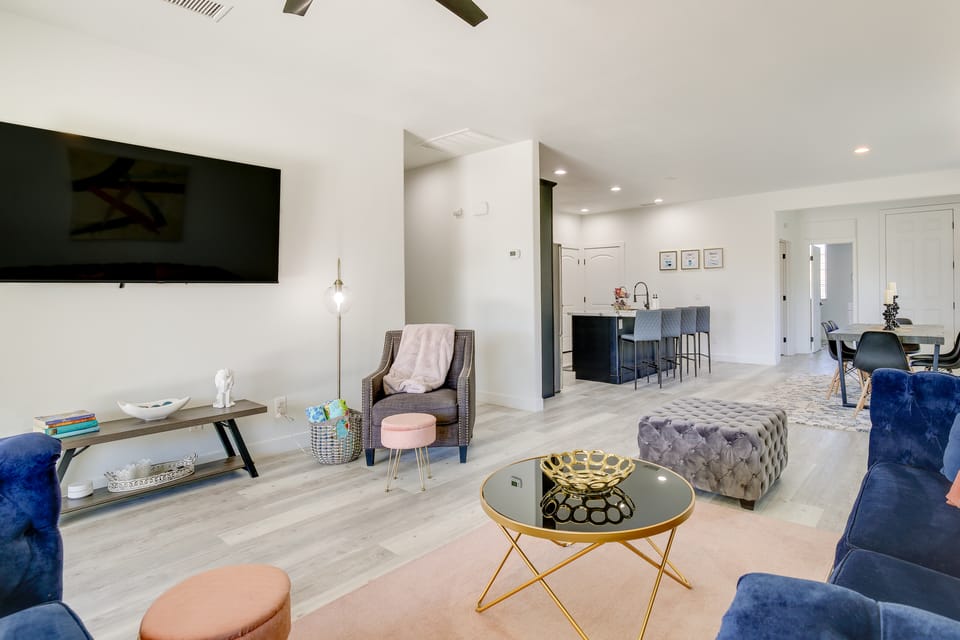 6 Mi to Empire Polo Club: Indio Home w/ Grill! House in Indio