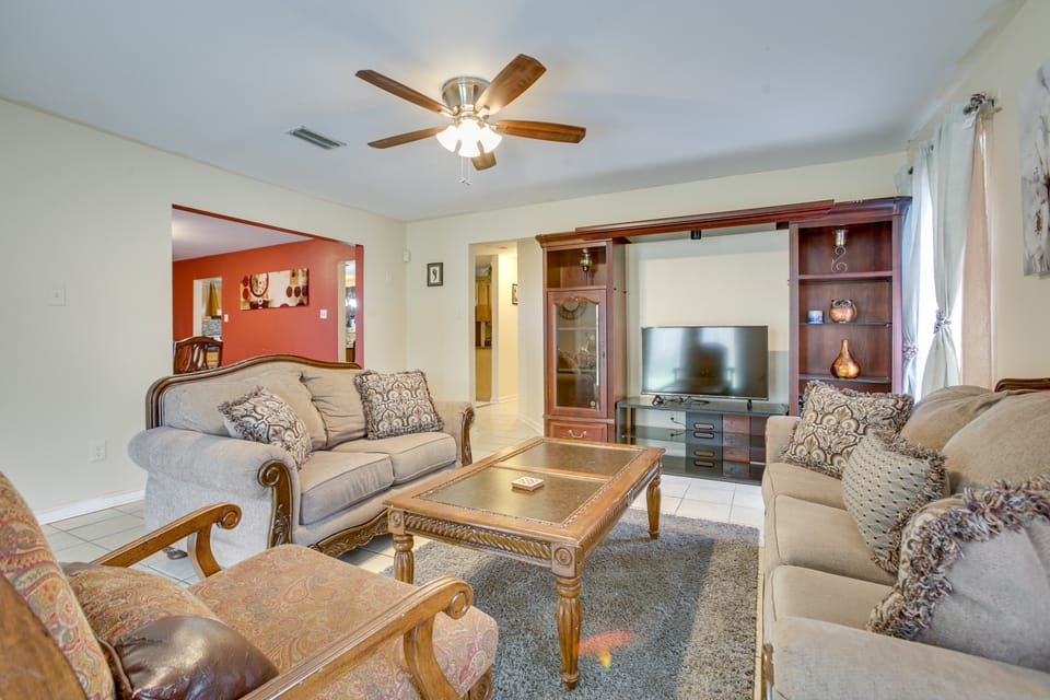 Easy Access to US-90 & Near Dtwn: New Orleans Home House in Viavant-Venetian Isles