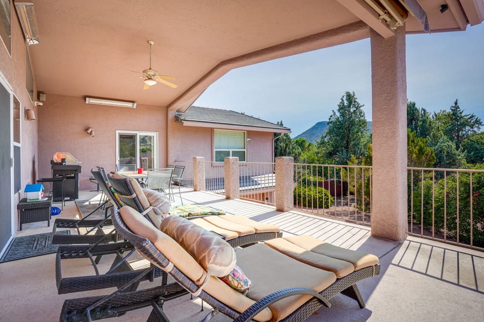 Covered Deck & Red Rock Views: Home in Sedona House in Village of Oak Creek