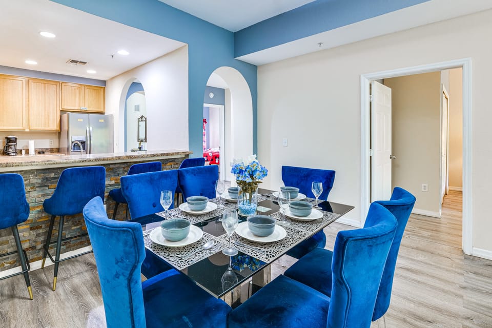 2 Mi to Animal Kingdom: Kissimmee Resort Condo! Apartment in Four Corners