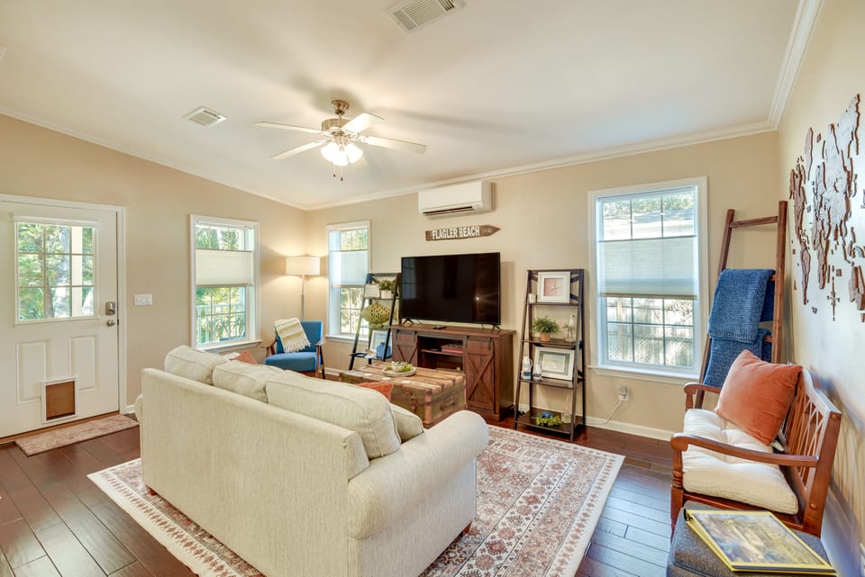 ‘The Hammock Cottage’ w/ Fire Pit < 1 Mi to Beach! House in Palm Coast