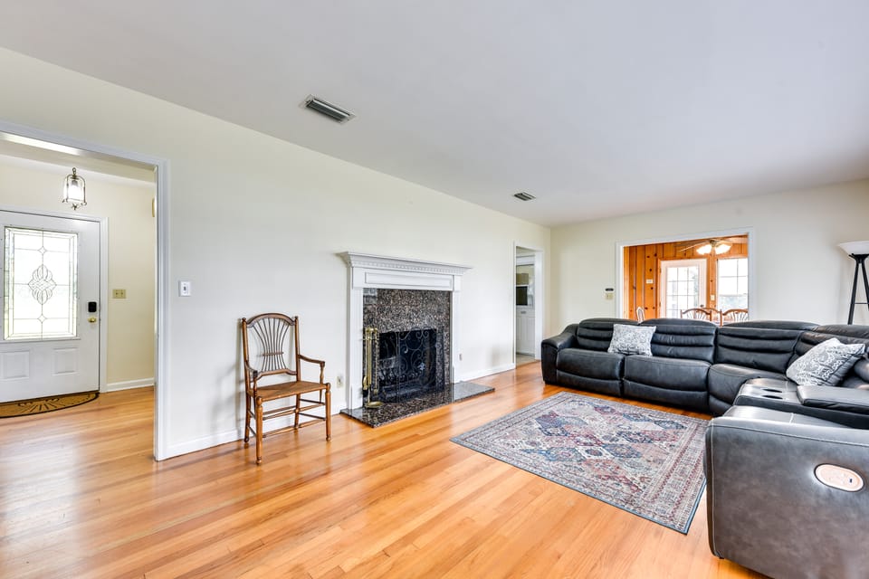 Jacksonville Vacation Home w/ Trout River Access House in Jacksonville