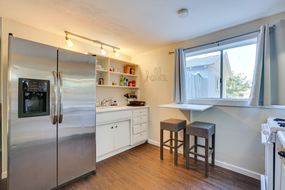 5 Mi to Dtwn: Pet-Friendly Phoenix Studio w/ Yard Apartment in Phoenix