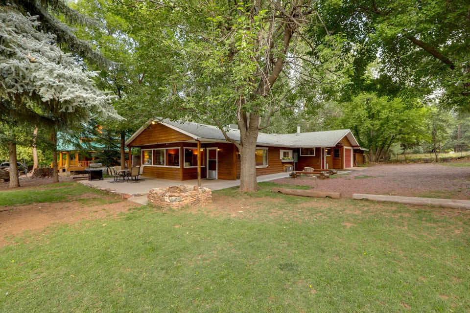 Cozy Cabin on 1 Acre in Premier Pine Neighborhood House in Pine