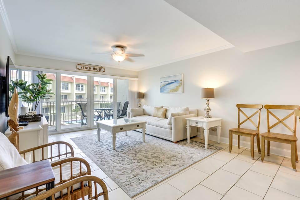 St Augustine Poolside Oasis w/ Private Patio! Apartment in Saint Augustine Beach