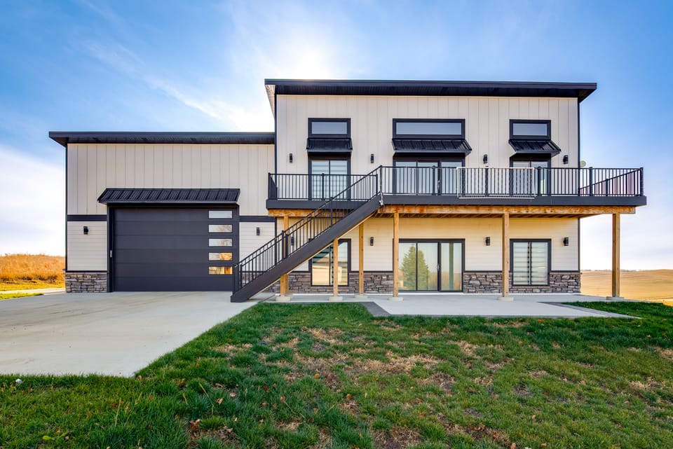Views of Lewis & Clark Lake - Modern Apt w/ Deck House in Lewis and Clark Lake