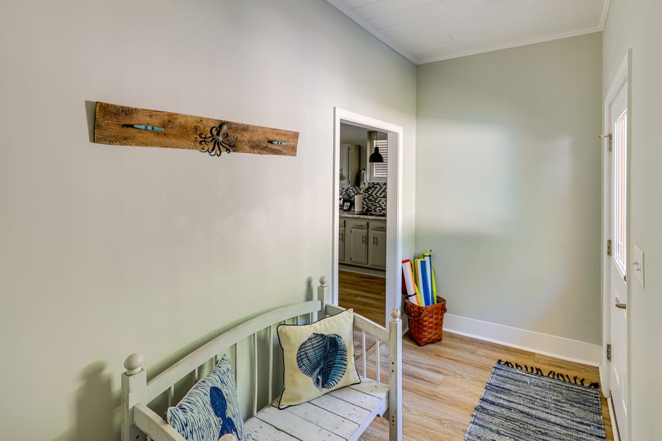 Beachy Wilmington Home: 6 Mi to Riverwalk + Dtwn! House in Wilmington