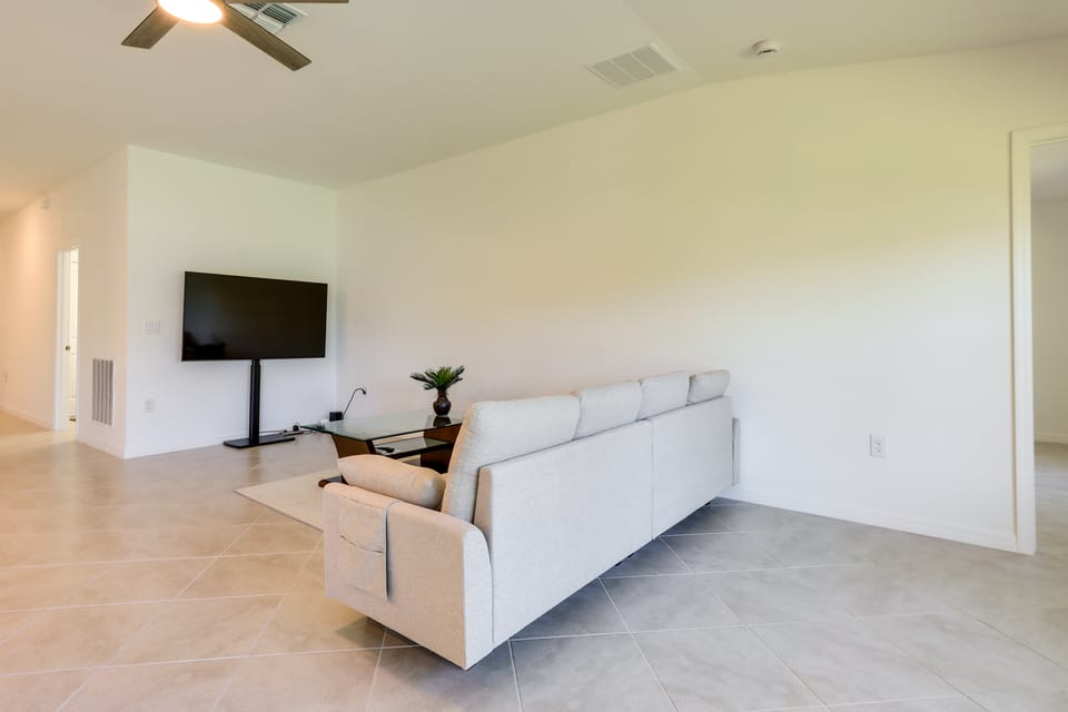 Airy Port Charlotte Home w/ Smart TV Near Beaches! House in Port Charlotte