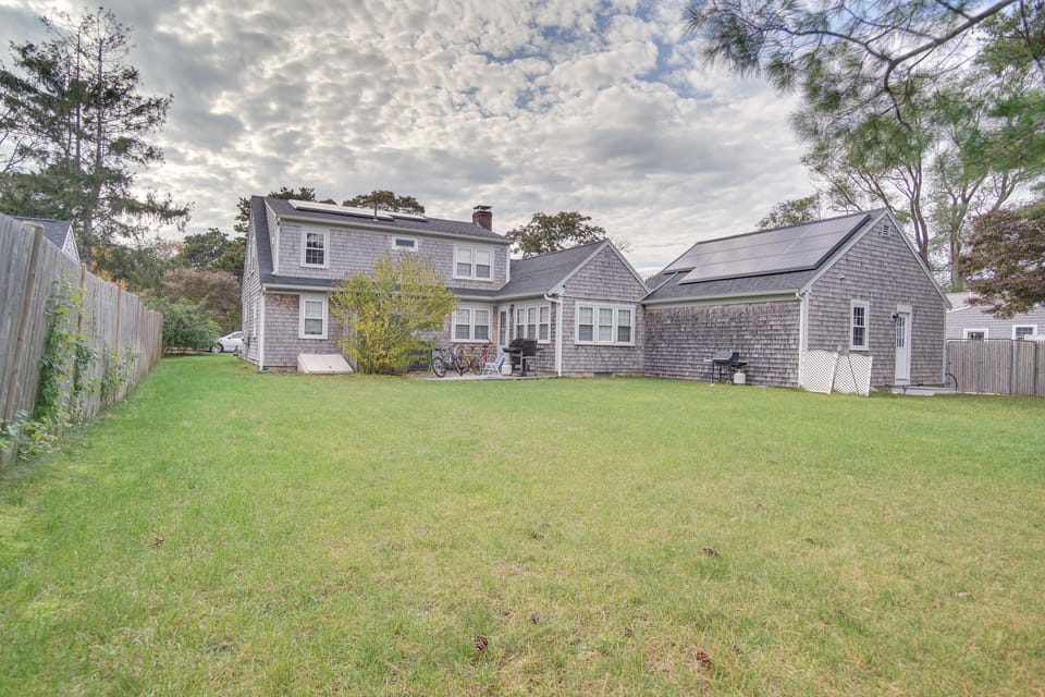 Coastal Charm in Yarmouth: Walkable + Convenient Apartment in West Dennis