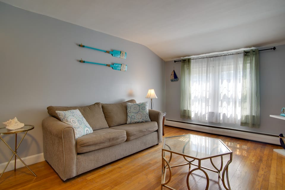 Coastal Charm in Yarmouth: Walkable + Convenient Apartment in West Dennis