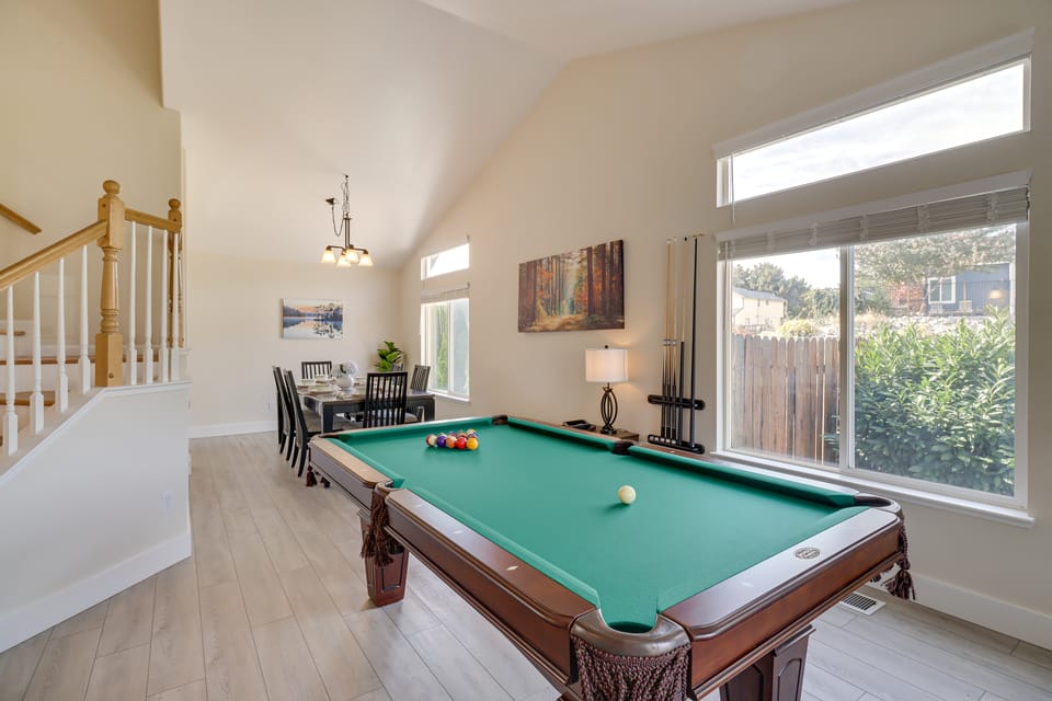 4 Mi to Downtown Reno: Family Retreat w/ Fireplace House in Reno