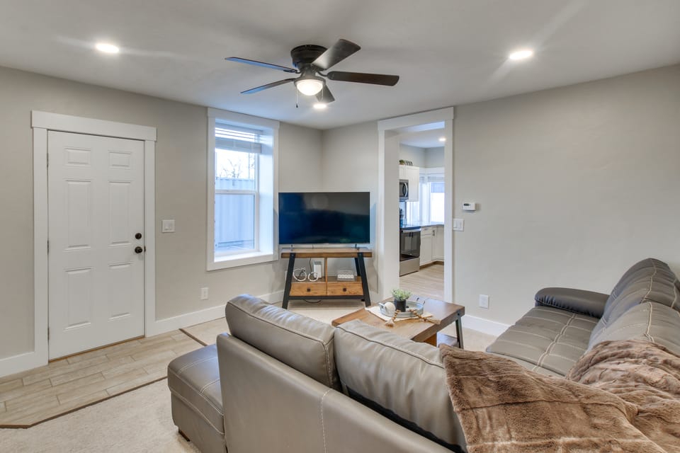 Smart TV + Central A/C! Stylish Logan Retreat Apartment in Logan