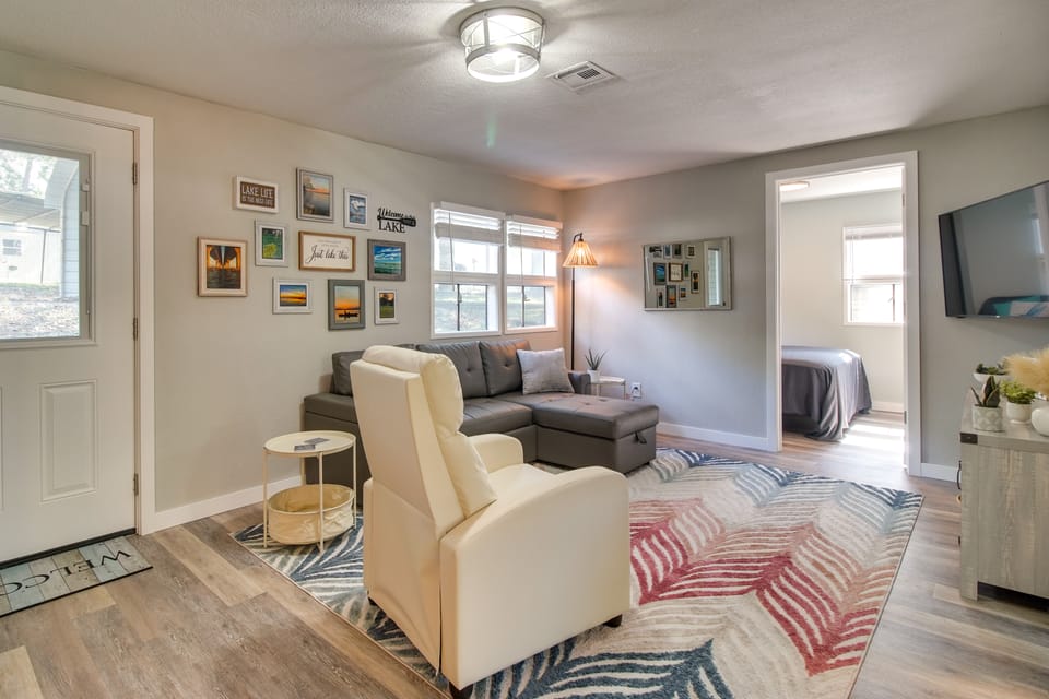 Deck + Dock Access: Lakefront Grove Cabin! House in Grove