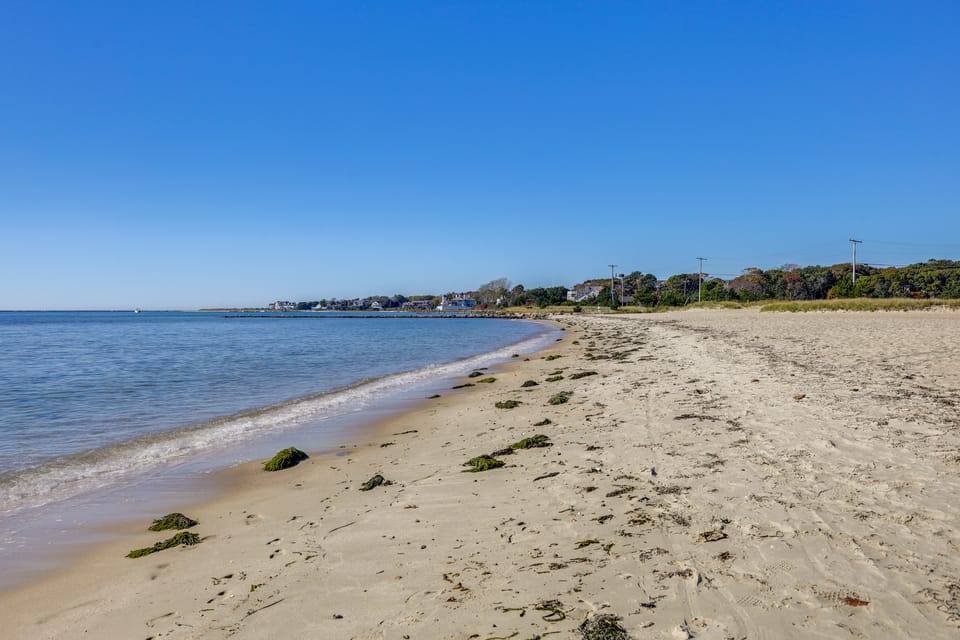 Stroll to Shore & Shopping: Cozy Cape Cod Escape House in Hyannis