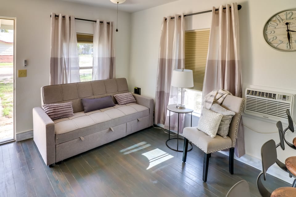 Cozy Ballinger Vacation Rental w/ Deck & Grill! House in Texas
