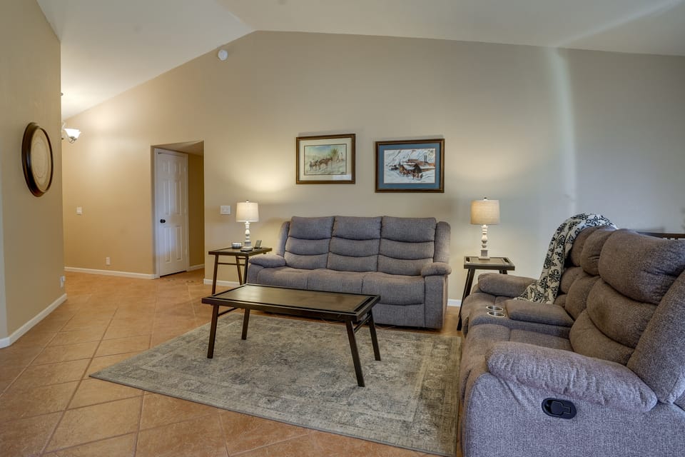 Pet-Friendly Yard! Home Near State Farm Stadium House in Glendale