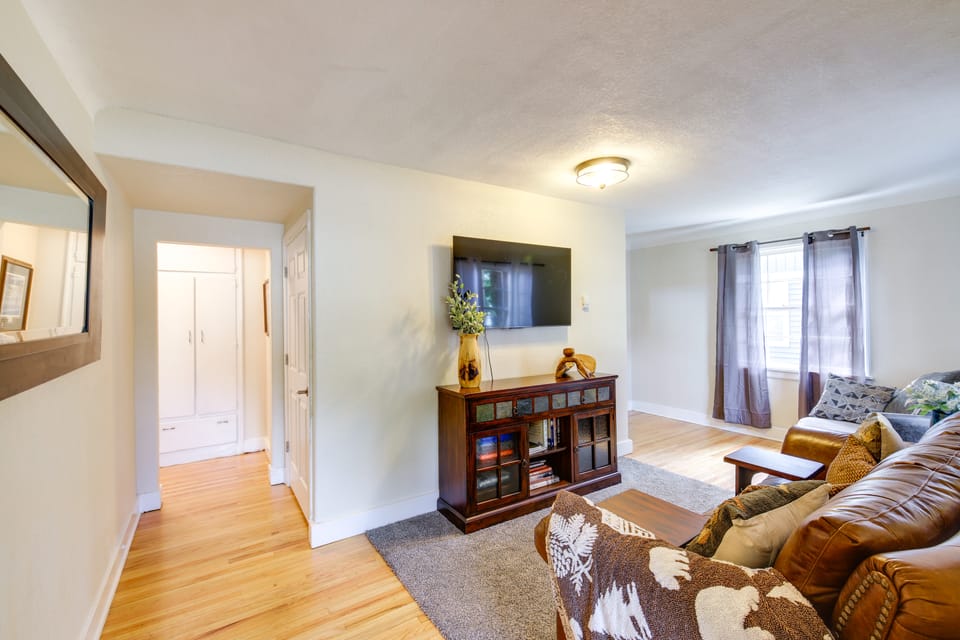 Charming Hamilton Hideaway: Half-Mi to Main St! House in Hamilton