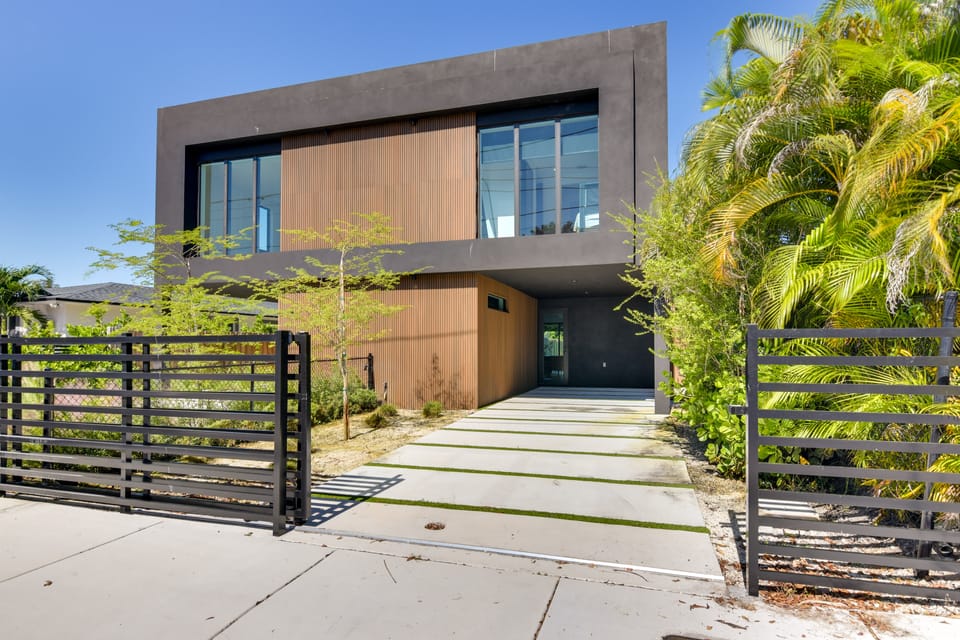 Modern Miami Home w/ Pool 1 Mi to Design District! Apartment in Miami