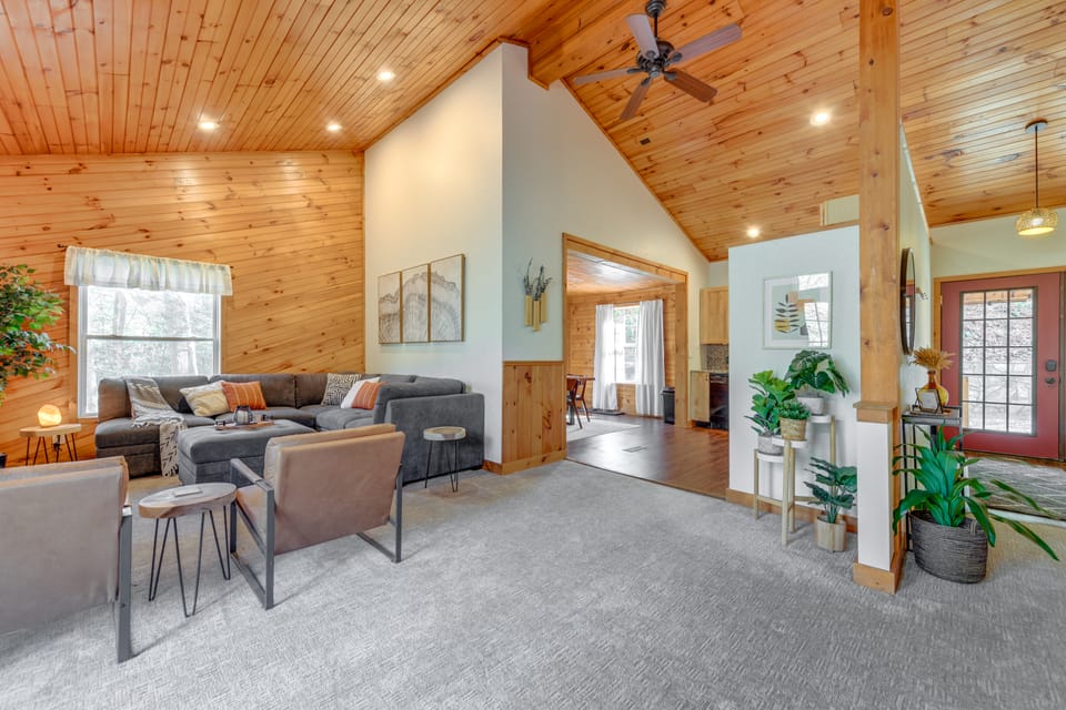 Mtn-View Waynesville Home Near Trout Stocked Creek House in Tennessee