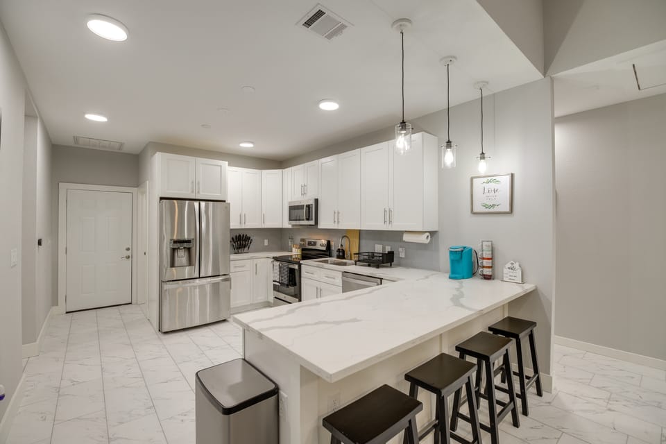 Gated Houston Home w/ Large Yard: 4 Mi to Downtown House in Houston