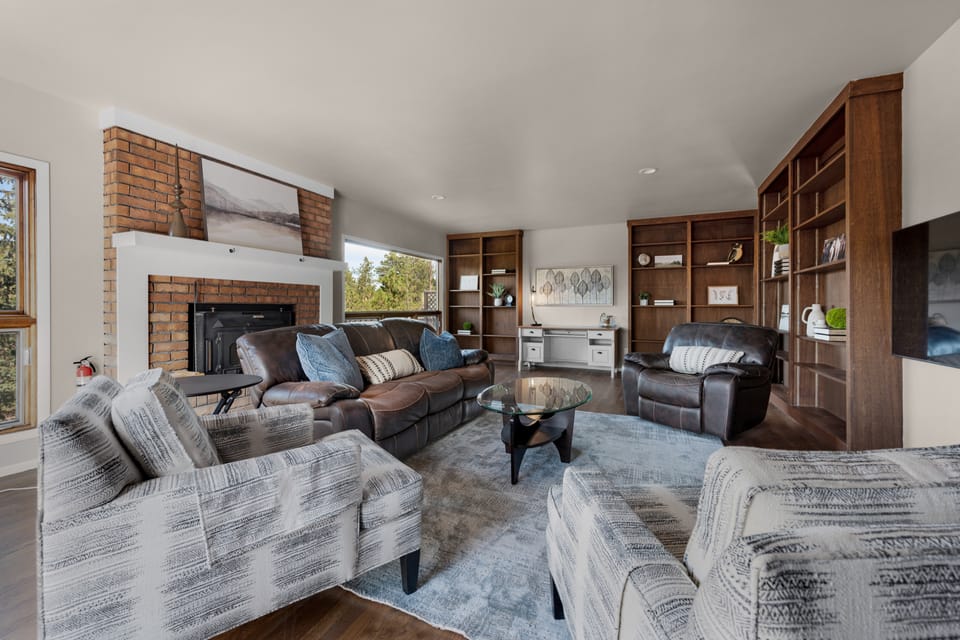 Expansive Monument Home: Hot Tub & Mountain Views! House in Colorado